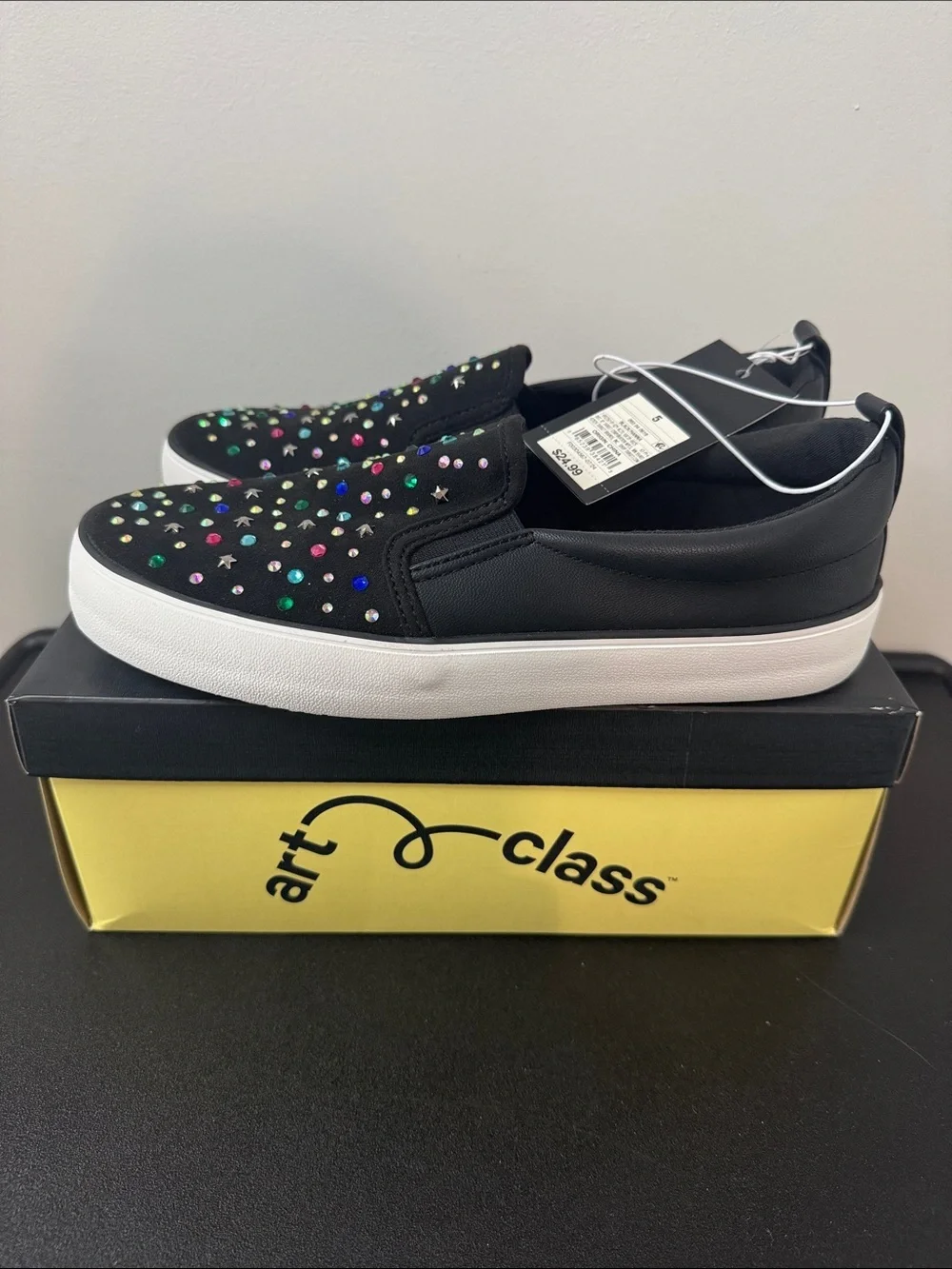 art class Black Slip-On Hanna Sneakers with Studs Youth Girls Size 5 New NWT NIB
